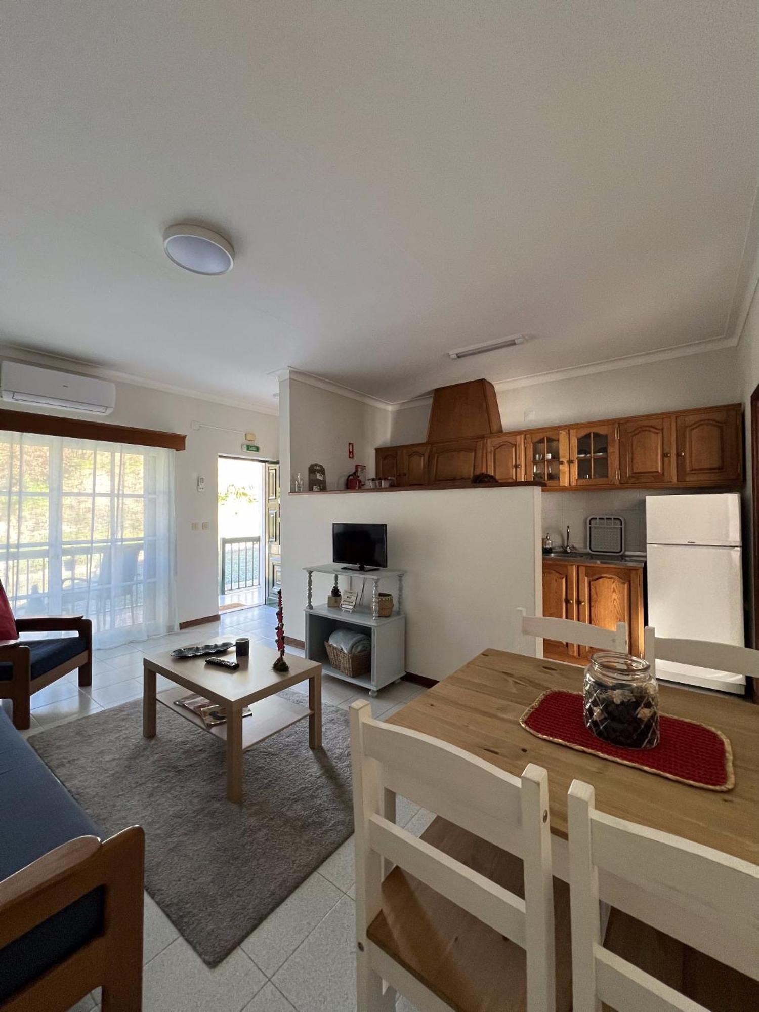 Encosta Do Sol Apartment Canas de Senhorim Exterior photo